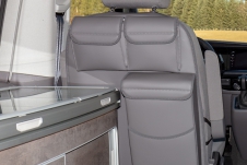UTILITY con MULTIBOX para el asiento izquierdo de la cabina VW T6.1/T6/T5 California Ocean/Coast/Comfortline/Trendline, Design VW T6.1 - 100 706 801
